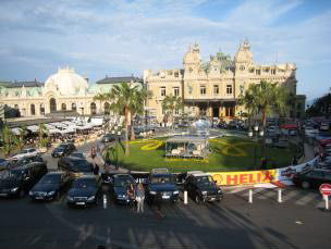 < 그랑 카지노 건물 앞 풍경 >